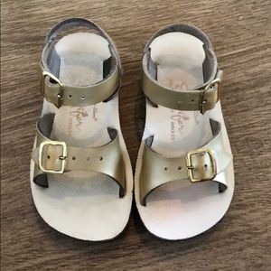 Kids Salt-Water Sun-San by Hoy Surfer Sandal Gold